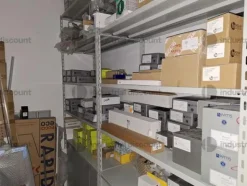 18#10037 Stock di espositori, arredi e merce per l'idraulica