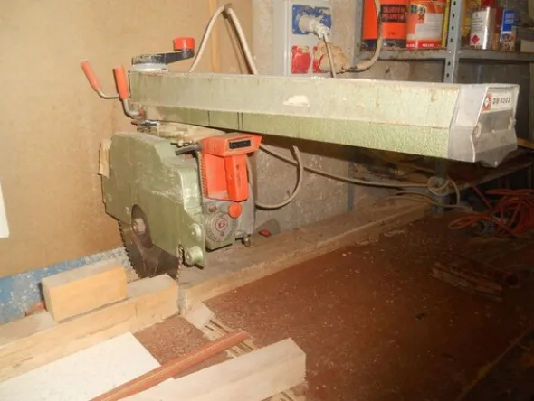 42#6304 Stock di macchinari per la lavorazione del legno