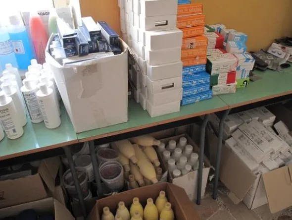14#2503 Stock di prodotti ed attrezzature per estetista