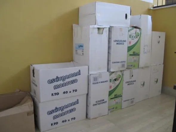 14#2503 Stock di prodotti ed attrezzature per estetista