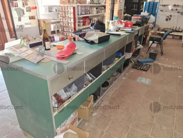 15#10037 Stock di prodotti per ferramenta