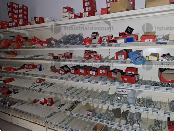 15#10037 Stock di prodotti per ferramenta