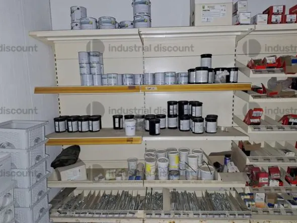15#10037 Stock di prodotti per ferramenta