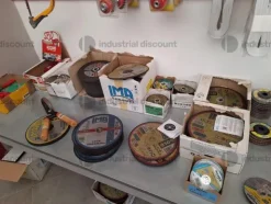 20#10037 Stock di prodotti per ferramenta