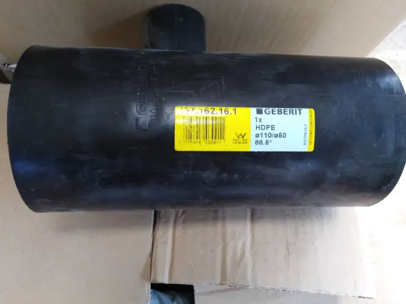 Stock di raccorderia nuova in Polietilene
