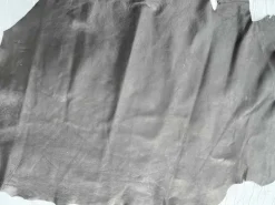 Stock pellame ovino colore Nero per export