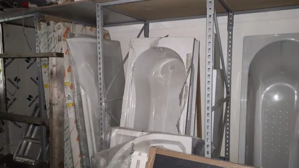 Stock sanitari, termoarredo, vasche, piatti doccia