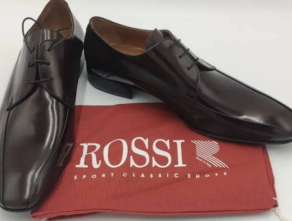 Stock scarpe nuove di marchi italiani