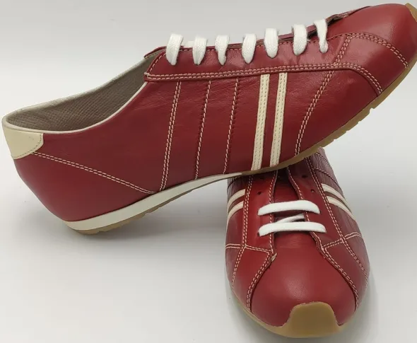 Stock scarpe nuove di marchi italiani