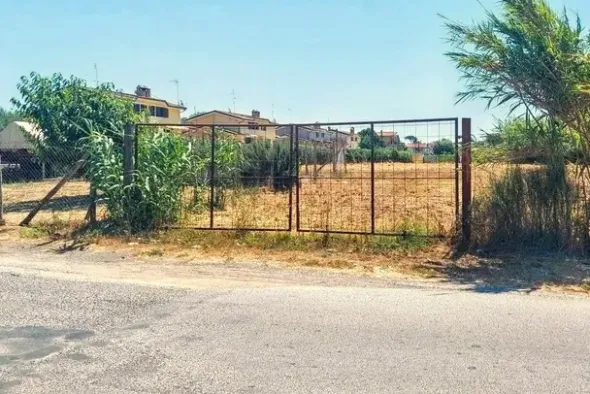 #25687 Striscia di terreno adibita verde pubblico