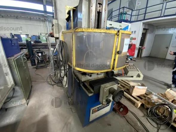 22#8851 Strozzatrice e Fresatrice Adria Machine