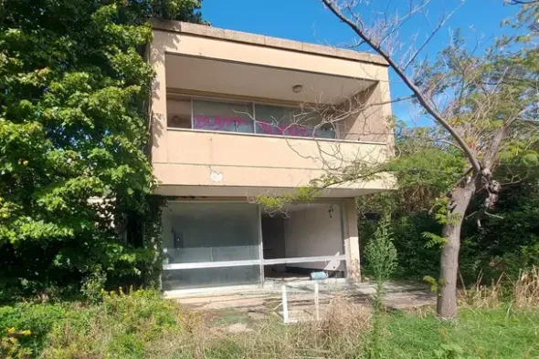 #24843 Struttura direzionale con terrazzi e cortile
