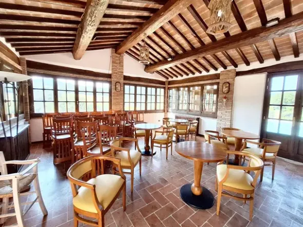#15016 Struttura ricettiva con centro benessere e campo da golf