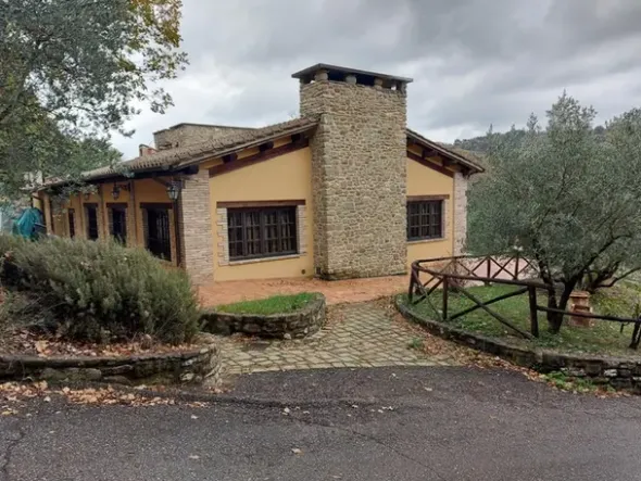 #15016 Struttura ricettiva con centro benessere e campo da golf