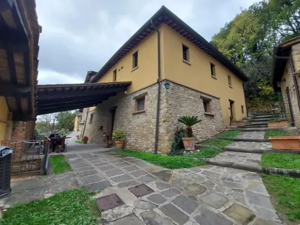 #15016 Struttura ricettiva con centro benessere e campo da golf