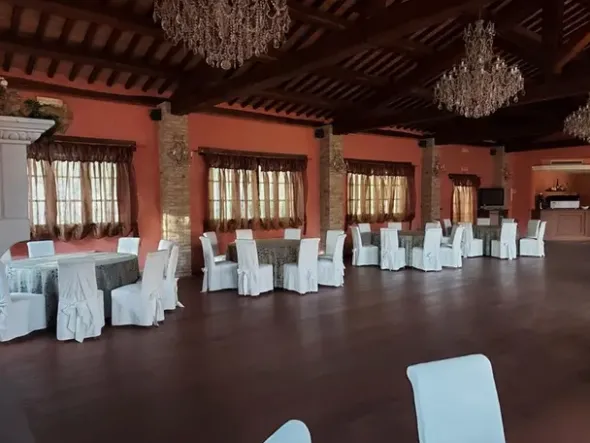 #15016 Struttura ricettiva con centro benessere e campo da golf