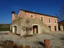 #3305 Struttura turistico rurale a Morro D’Oro