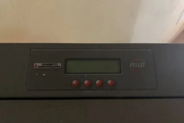 Stufa pellet Montegrappa Caminetti