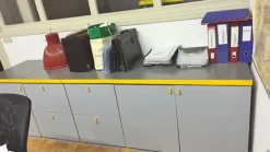 Svendo per cessata attività mobili ufficio