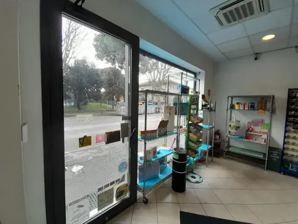 #26040 Tabaccheria con ottimi aggi su strada principale