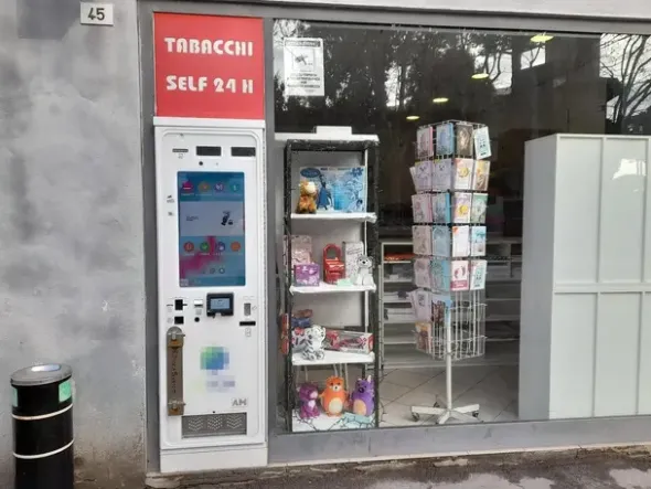 #26040 Tabaccheria con ottimi aggi su strada principale