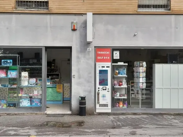 #26040 Tabaccheria con ottimi aggi su strada principale