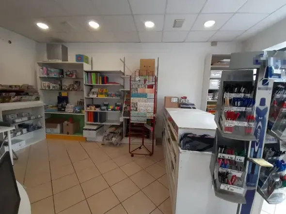 #26040 Tabaccheria con ottimi aggi su strada principale