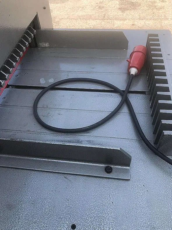 Taglierina elettrica per cartotecnica