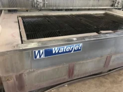 Taglio ad acqua Waterjet doppia testa