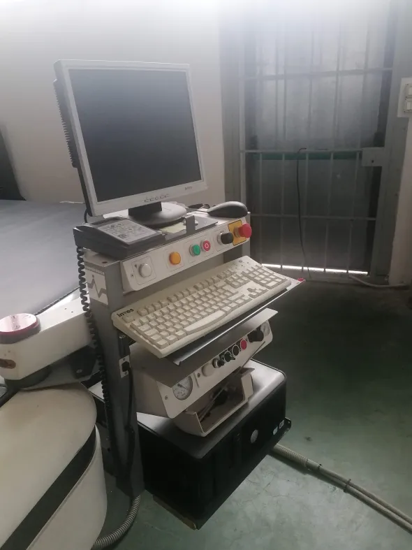 TAGLIO AUTOMATICO CON LAVAGNA E PROGRAMMA DI DISEGNO