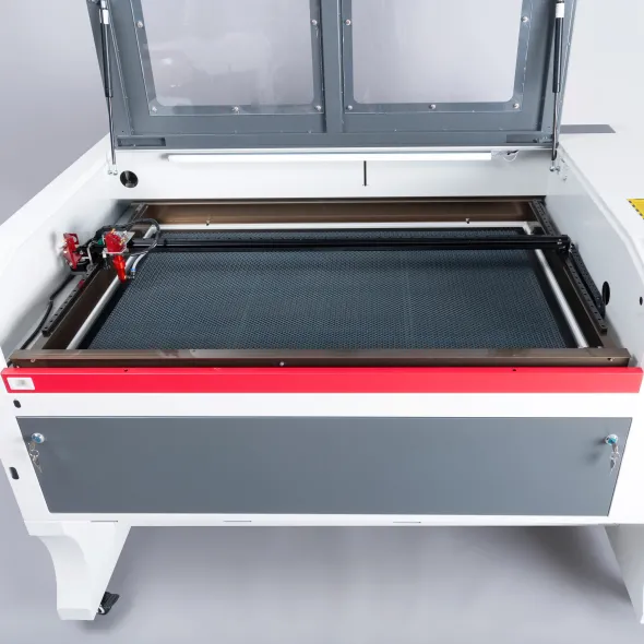 Taglio incisore laser co2 130w legno, plexiglass, etc