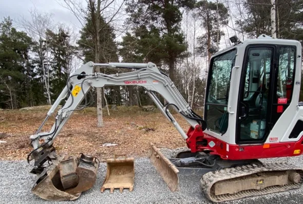 2018 Takeuchi TB225