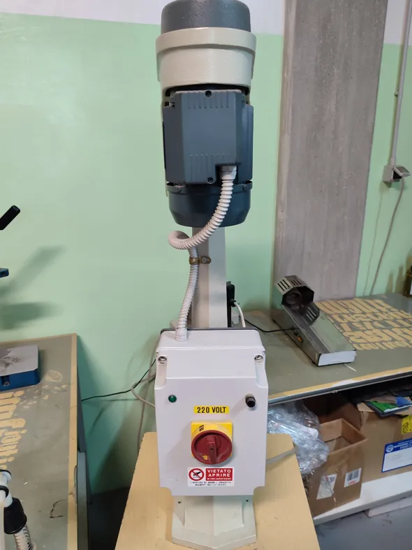tappatrice semiautomatica a due rulli
