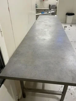 61#8671 Tavoli da lavoro