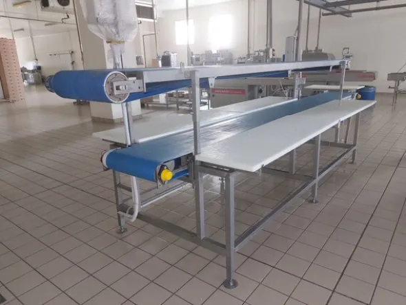 10#79500 Tavoli da lavoro meccanizzati