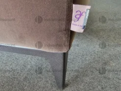 54#9481 Tavolo con banquette e poltrona
