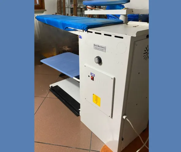 TAVOLO DA STIRO ASPIRANTE PROFESSIONALE