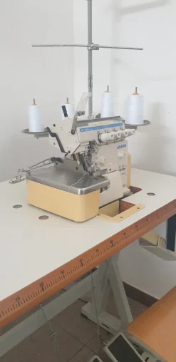 TAVOLO TAGLIO E STESURA MACCHINE DA CUCIRE TESSUTI