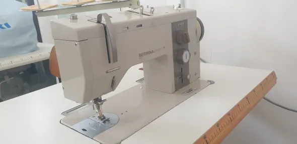 TAVOLO TAGLIO E STESURA MACCHINE DA CUCIRE TESSUTI