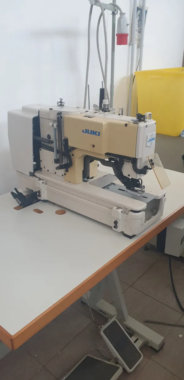 TAVOLO TAGLIO E STESURA MACCHINE DA CUCIRE TESSUTI