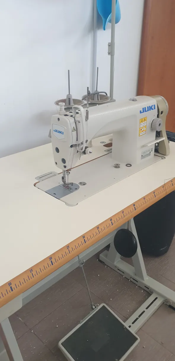 TAVOLO TAGLIO E STESURA MACCHINE DA CUCIRE TESSUTI