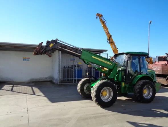 29#5085 Telescopico John Deere