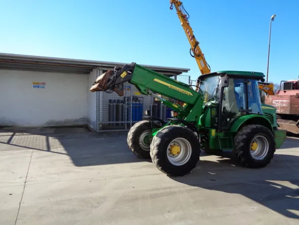 29#5085 Telescopico John Deere