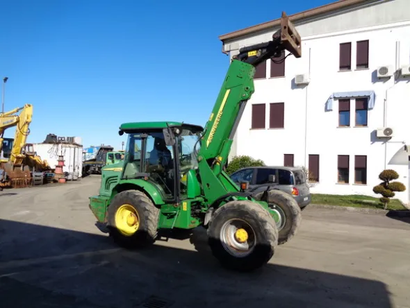 29#5085 Telescopico John Deere