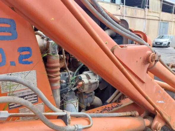 3#7884 Terna gommata Fiat Kobelco FB 100.2