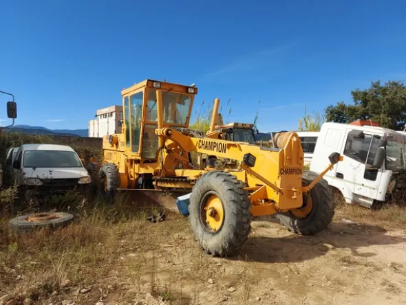 1#7975 Terna gommata Palazzani e Sollevatore con forche Manitou
