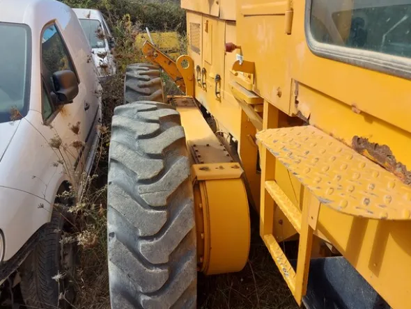 1#7975 Terna gommata Palazzani e Sollevatore con forche Manitou