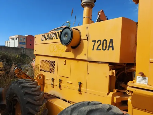 1#7975 Terna gommata Palazzani e Sollevatore con forche Manitou