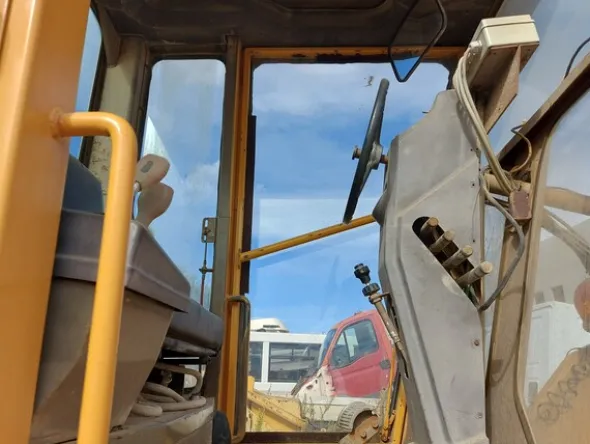 1#7975 Terna gommata Palazzani e Sollevatore con forche Manitou