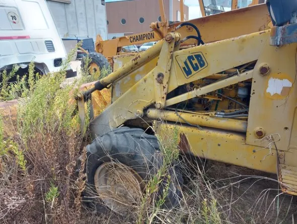 1#7975 Terna gommata Palazzani e Sollevatore con forche Manitou